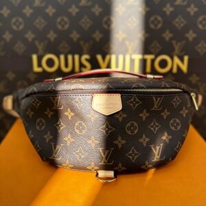 <AUTHENTIC>Louis Vuitton Bumbag in Classic